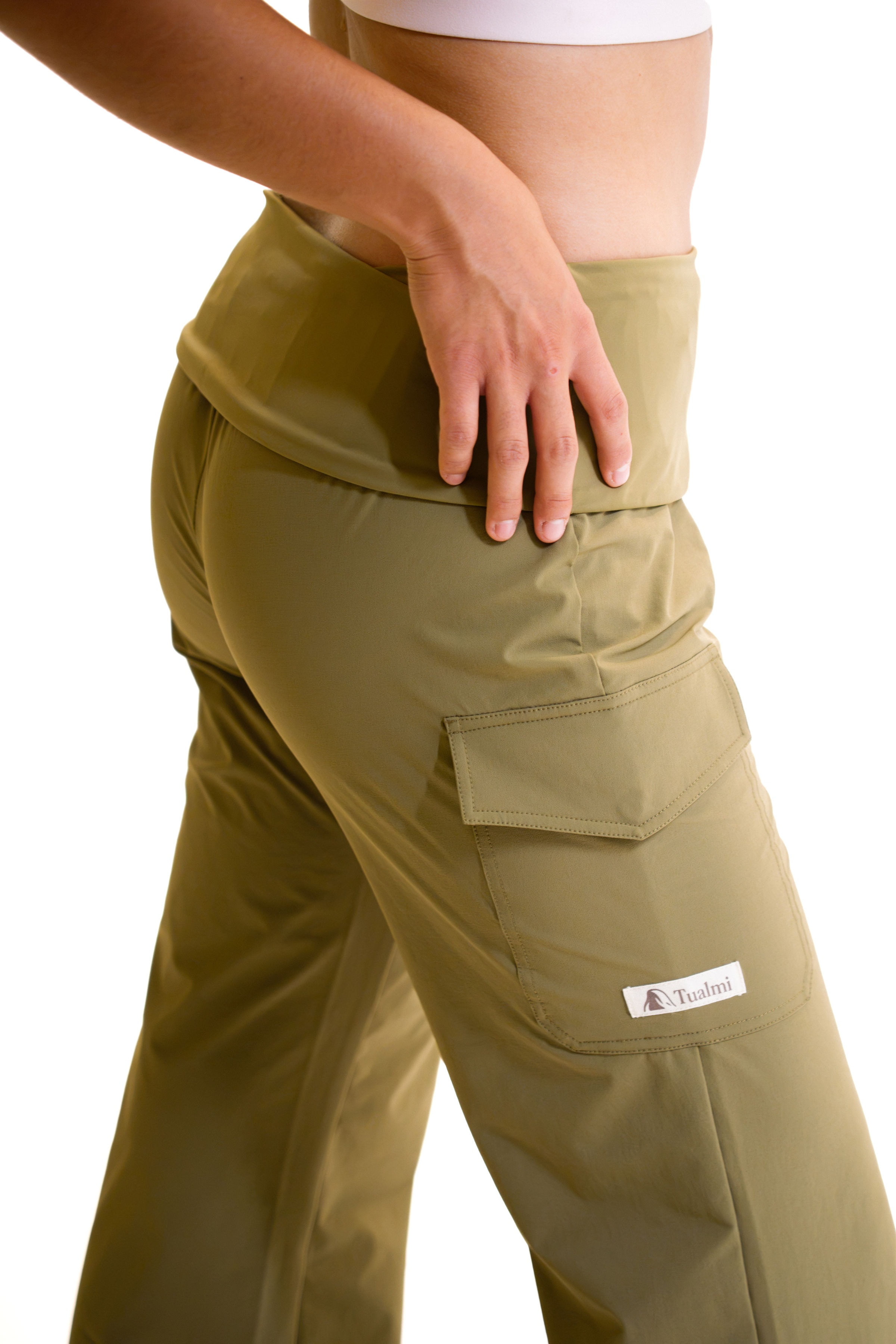 the juniper pant in Olive